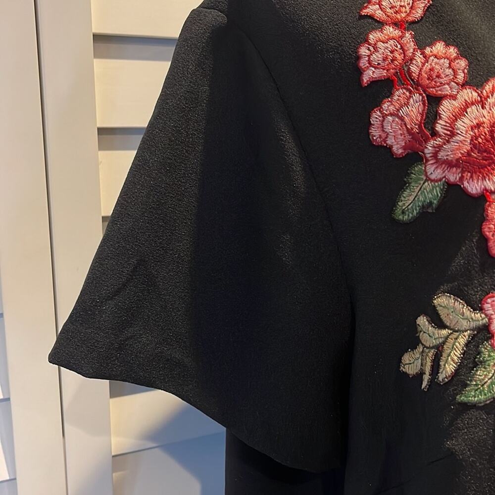 Madison Leigh Embroiled Flowers Dress - Picture 3 of 4